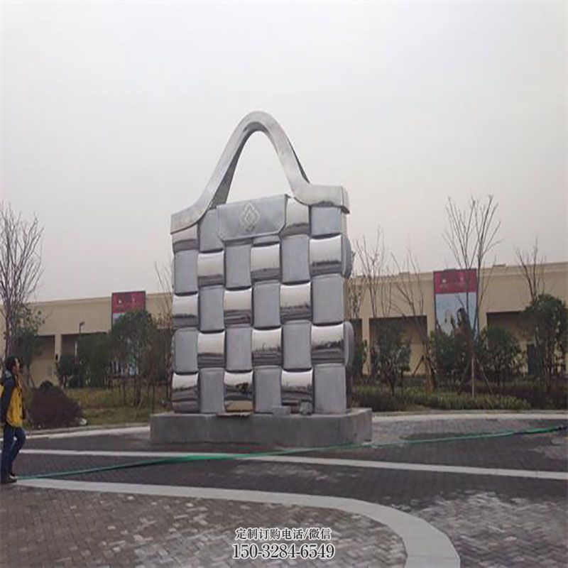 苏州景观背包雕塑优选，陆地摆件，园林不锈钢背包雕塑供应