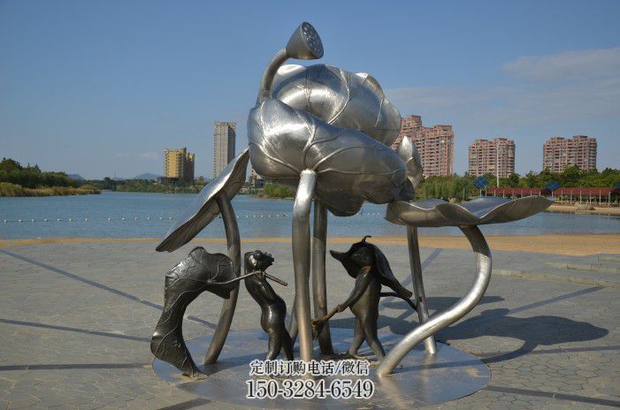 建邺莲蓬嬉戏雕塑，城市植物景观雕塑，不锈钢镜面效果